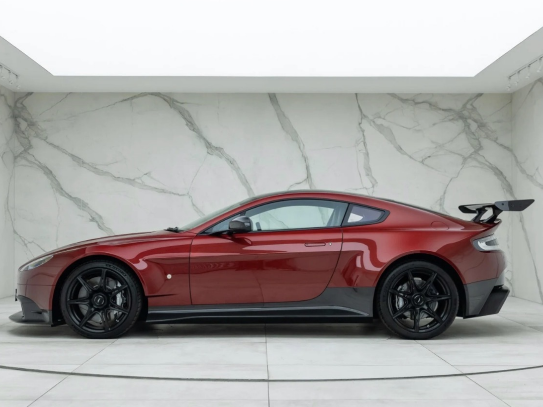 Vantage GT8, Detailed Silhouette Metal Wall Art